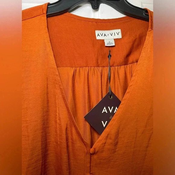 Ava & Viv Soft and Silky Blouse Plus 1X NWT Rust Color flowy Long Sleeve Satiny - Picture 4 of 7